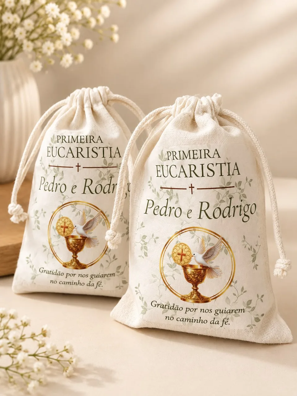 Saquinhos de tecido personalizados para primeira eucaristia